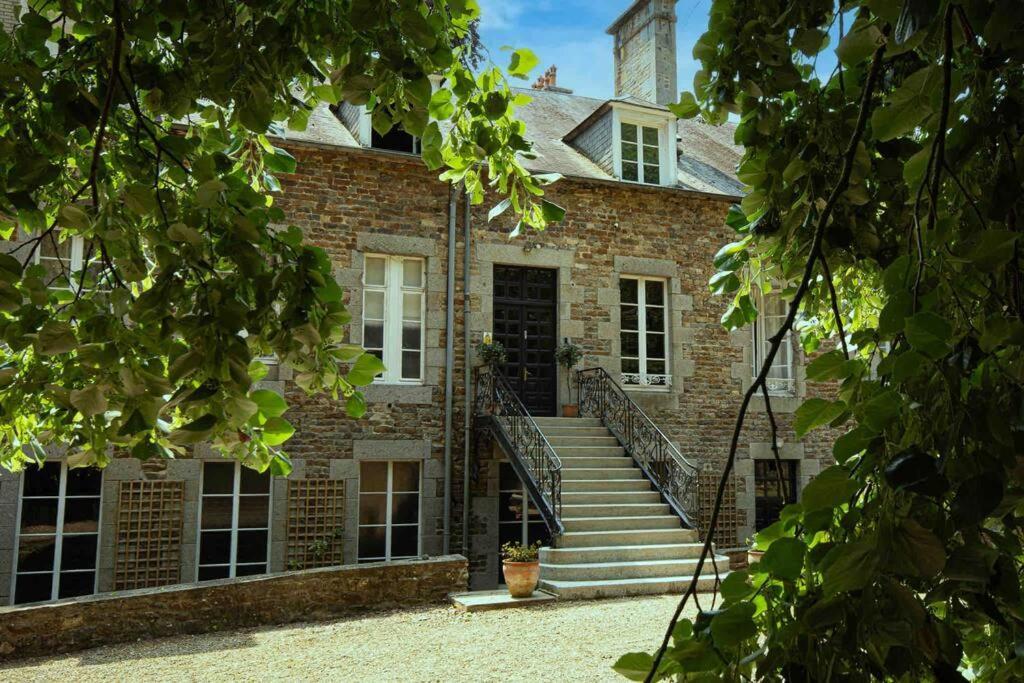 Viré Beautiful, Historic Manoir In Semi-Rural Settingヴィラ エクステリア 写真