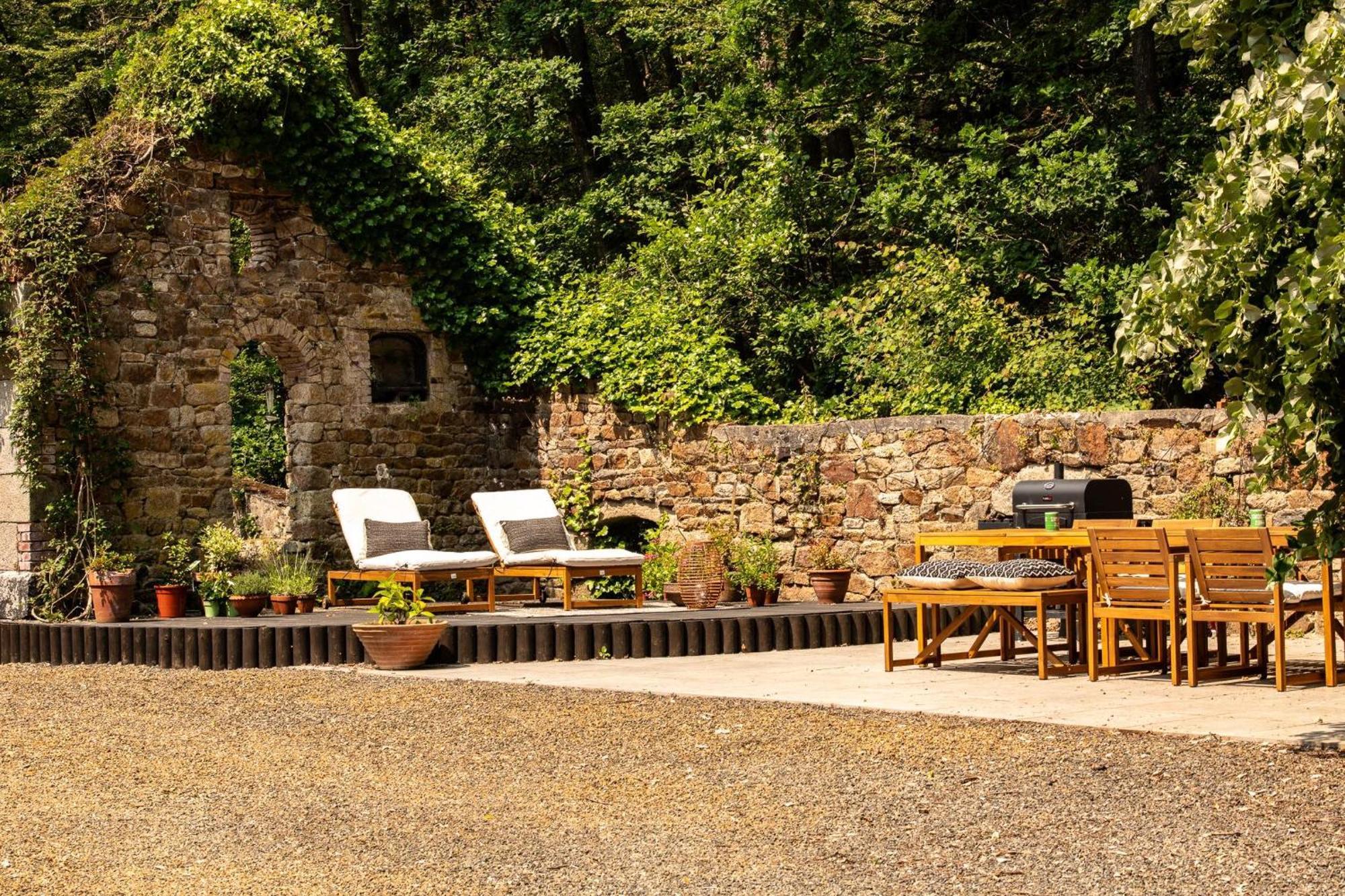 Viré Beautiful, Historic Manoir In Semi-Rural Settingヴィラ エクステリア 写真