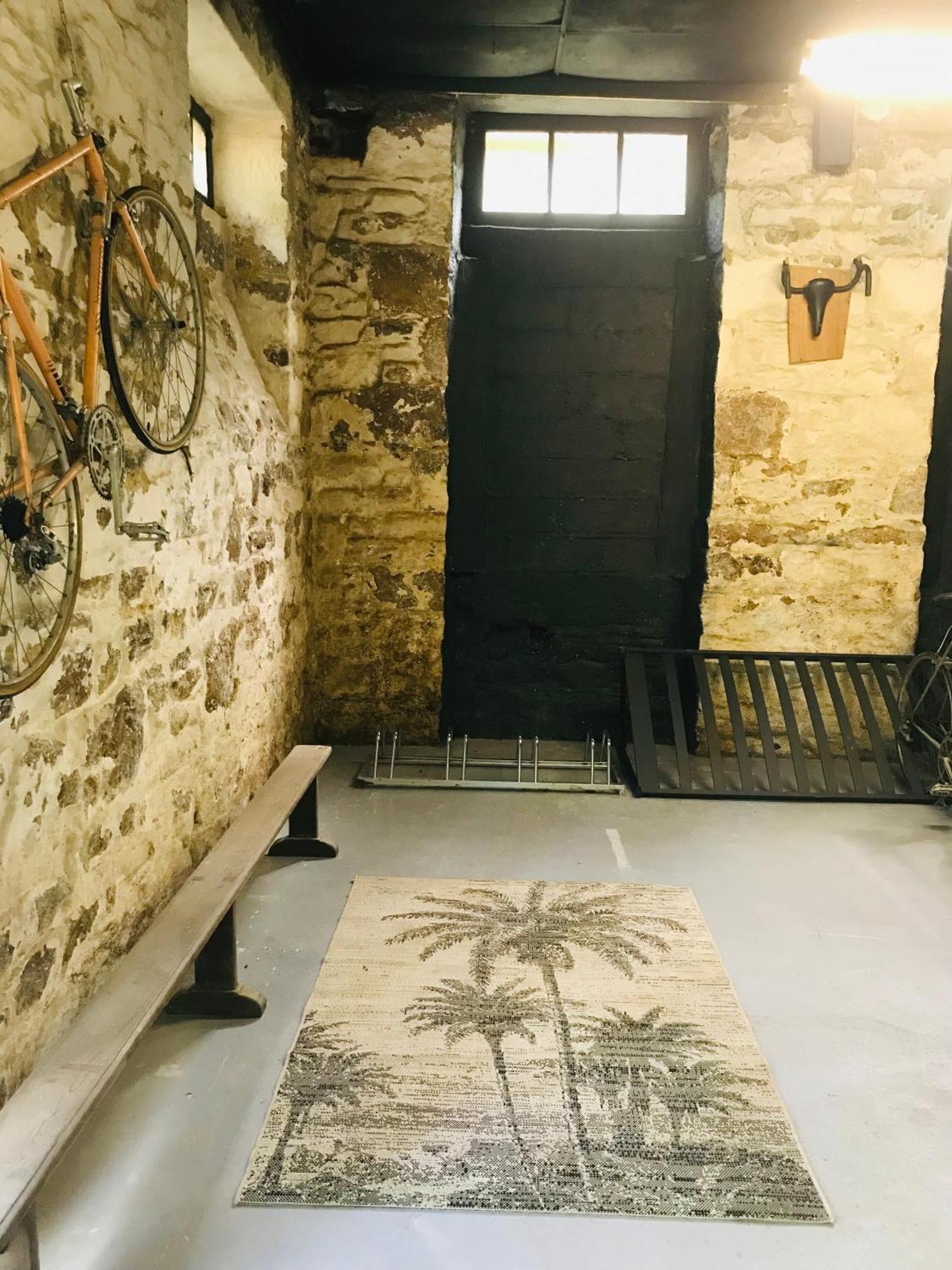 Viré Beautiful, Historic Manoir In Semi-Rural Settingヴィラ エクステリア 写真